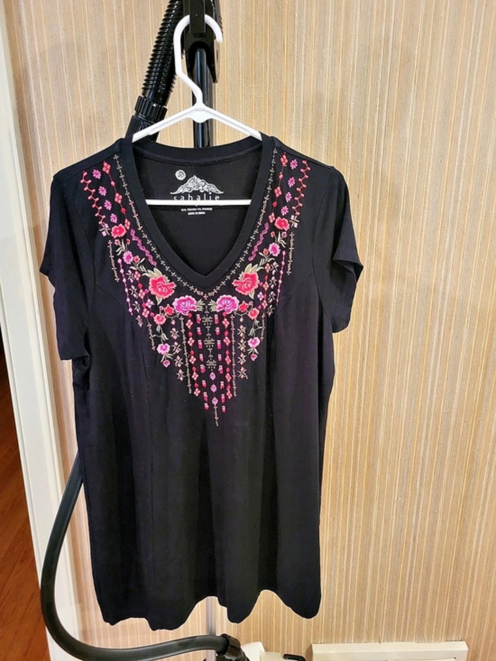 Sahalie Floral Rose Embroidered Tunic Black Large